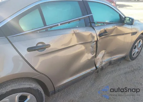 2013 Ford Police Interceptor z USA, uszkodzony, nr VIN 1FAHP2M85DG201728